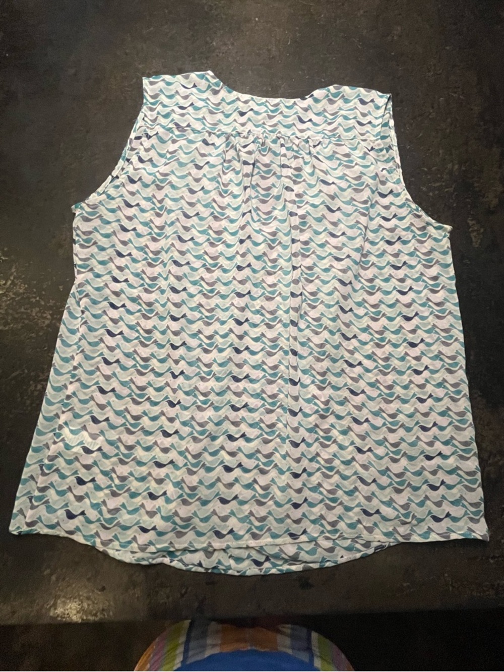 Cabi Turquoise & White Sleeveless Bird Blouse, L - Picture 4 of 7